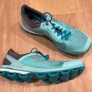 On Running Cloudsurfer Fountain/Azure, Women’s 8 - Worn Once, Like New